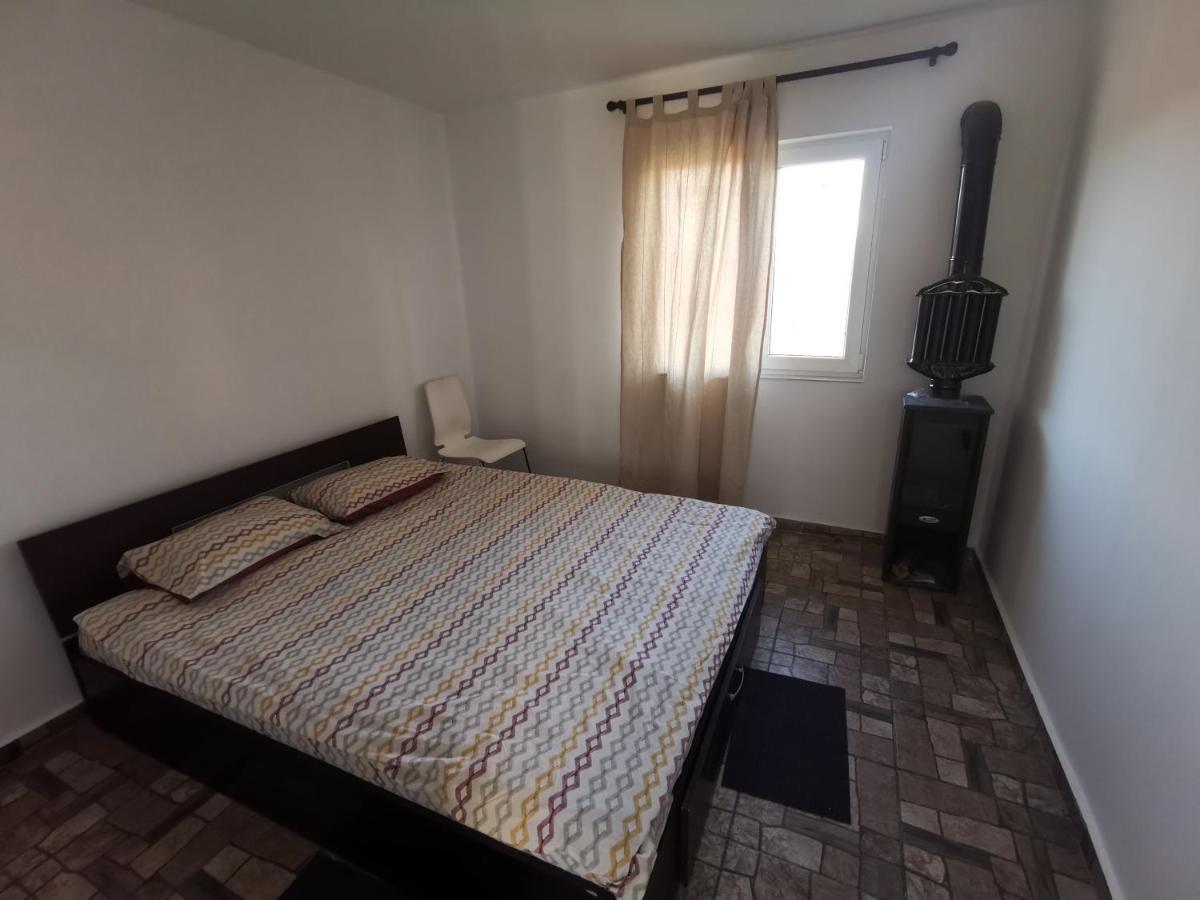 Cabanuta Fara Fite Villa Provita de Jos ภายนอก รูปภาพ